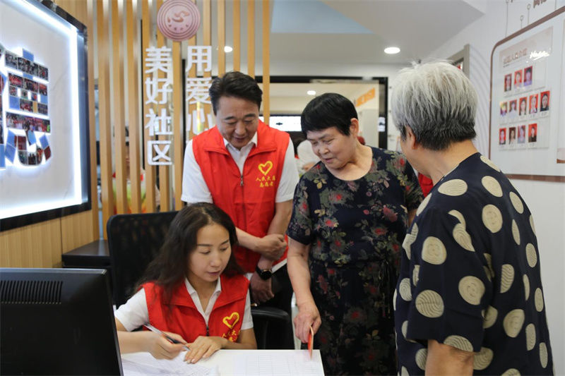 一碗暖心面 溫暖耄耋心? ——人民大廈黨委助力社區(qū)“讓 80 歲以上老人免費吃一碗面”公益行動